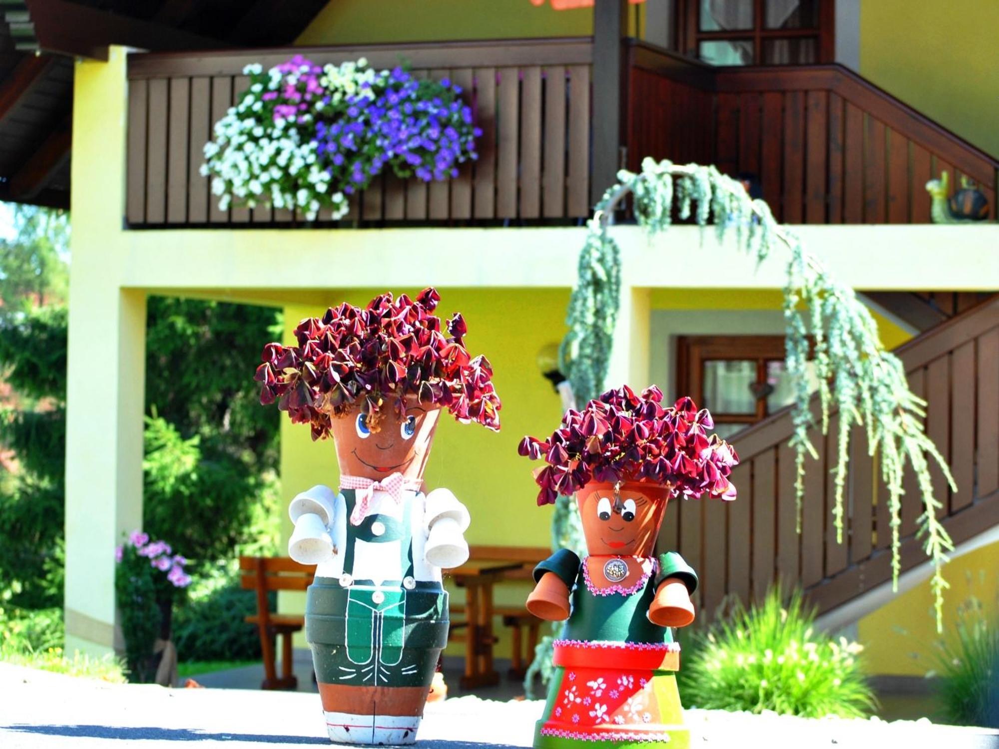 Ferienwohnungen Karin Am Seggauberg Leibnitz Ruang foto