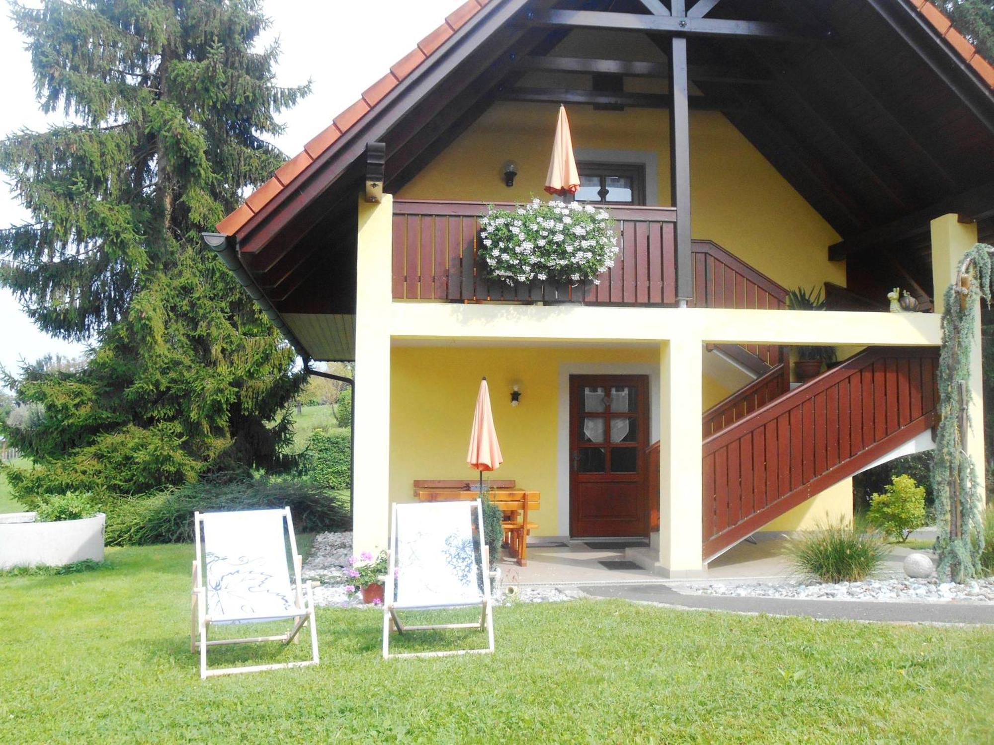 Ferienwohnungen Karin Am Seggauberg Leibnitz Ruang foto